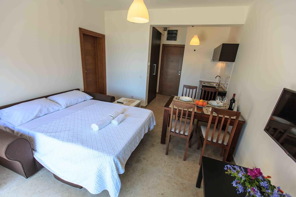 Appartement Kuce Lekovica & Snack Bar- Bistro